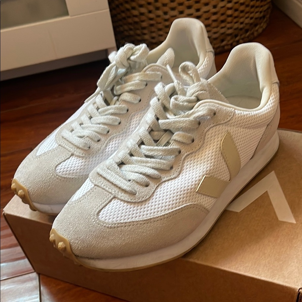 Veja Women's White and Beige Sneakers